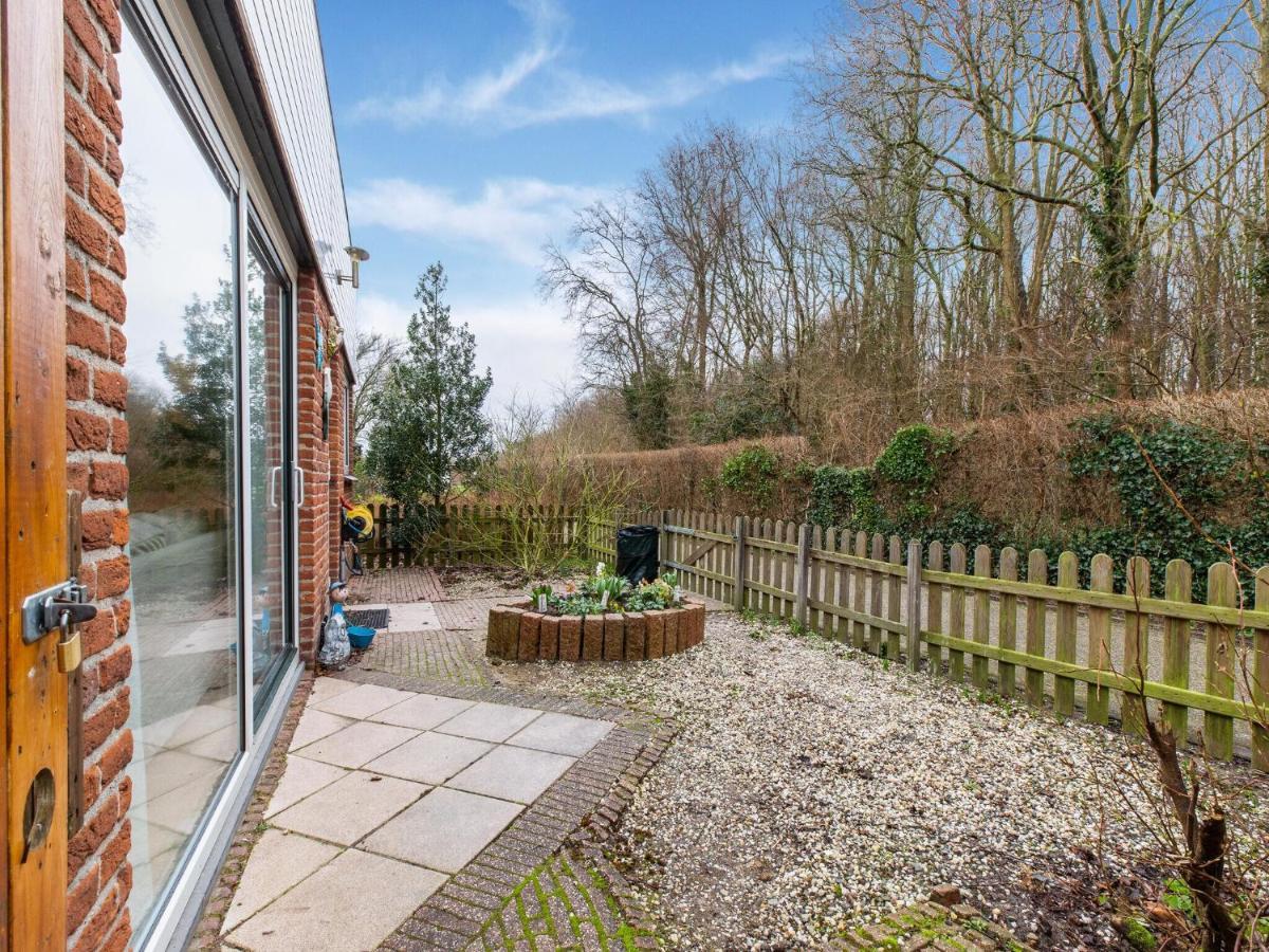 Endearing Holiday Home In Noordwijkerhout With Garden Bbq Eksteriør billede