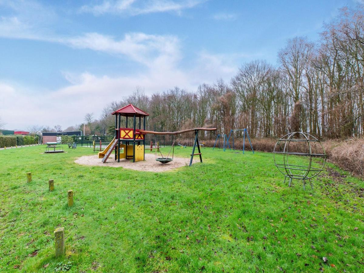 Endearing Holiday Home In Noordwijkerhout With Garden Bbq Eksteriør billede
