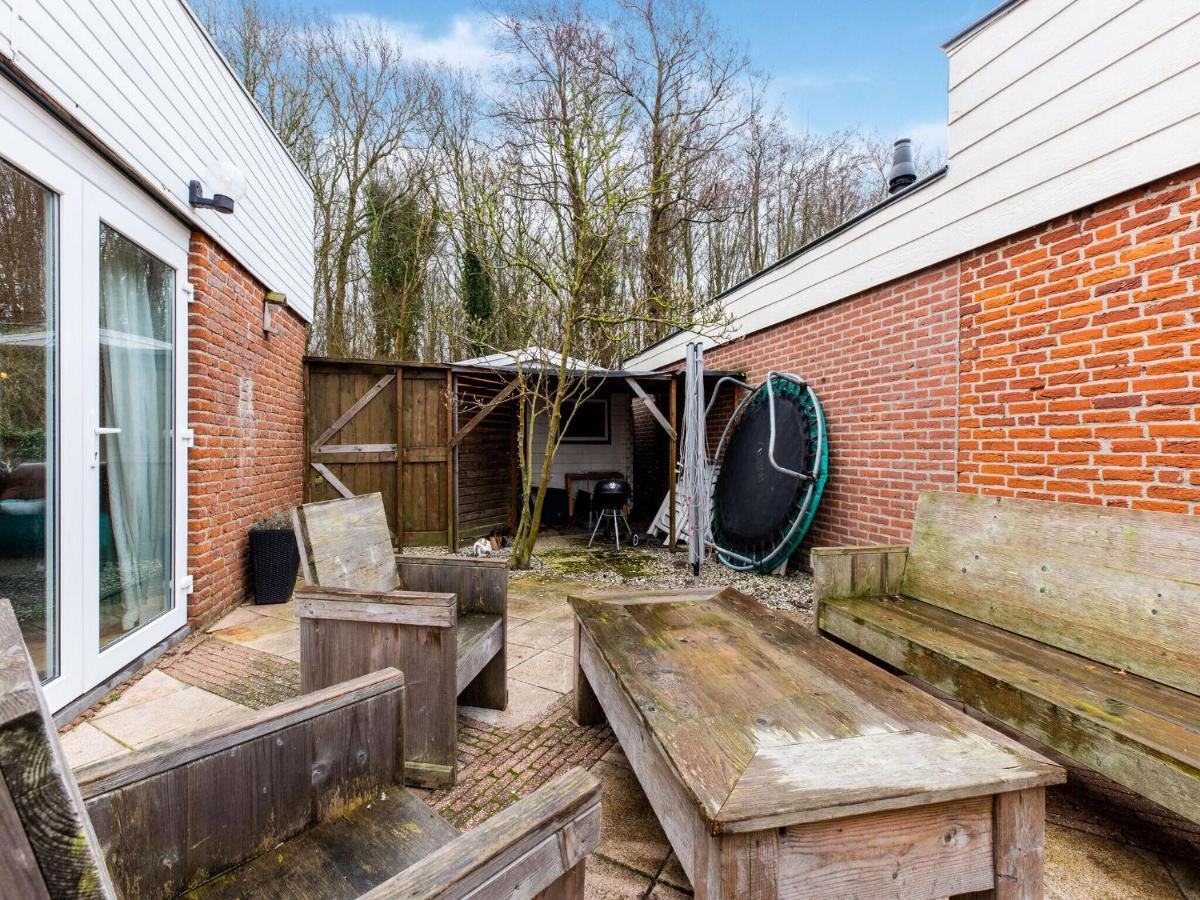 Endearing Holiday Home In Noordwijkerhout With Garden Bbq Eksteriør billede